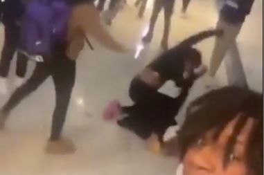 Damn She Gave Her A Beatdown In The Middle Of School Hallway!