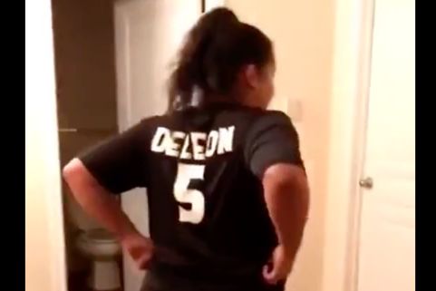 Girl Catches Her Boyfriend Cheating And Wastes No Time!